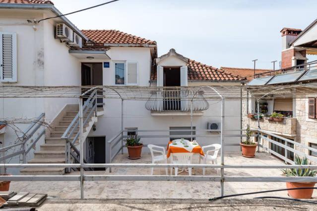 Apartments Lima Lazaneo イェルサ エクステリア 写真